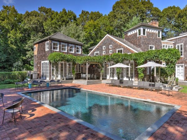 Hamptons Vacation Home 5 Bedrooms with Private Pool & Hot Tub