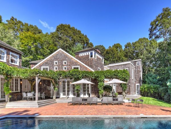 Hamptons Vacation Home 5 Bedrooms with Private Pool & Hot Tub