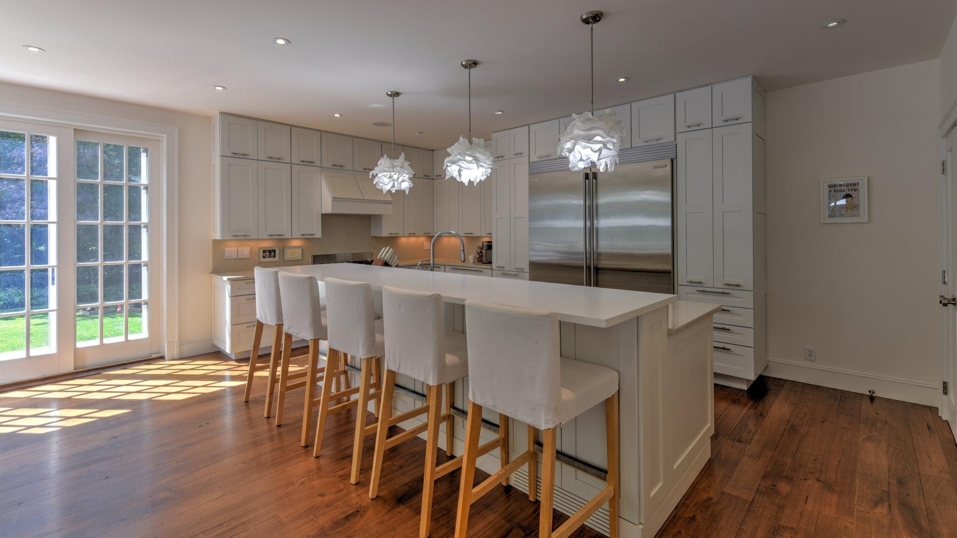 Hamptons Vacation Home 5 Bedrooms with Private Pool & Hot Tub
