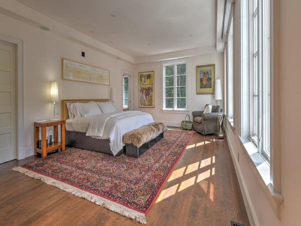 Hamptons Vacation Home 5 Bedrooms with Private Pool & Hot Tub
