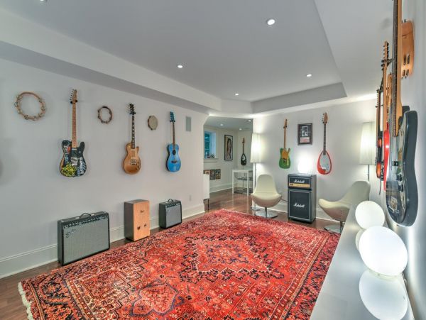 Hamptons Vacation Home 5 Bedrooms with Private Pool & Hot Tub