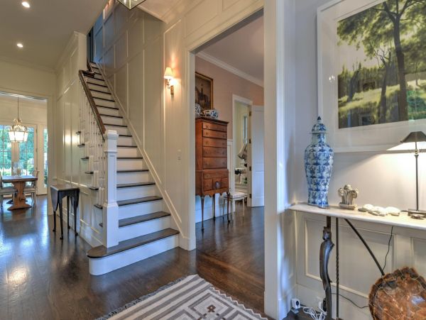 Southampton Vacation Home Six Bedroom with Pool