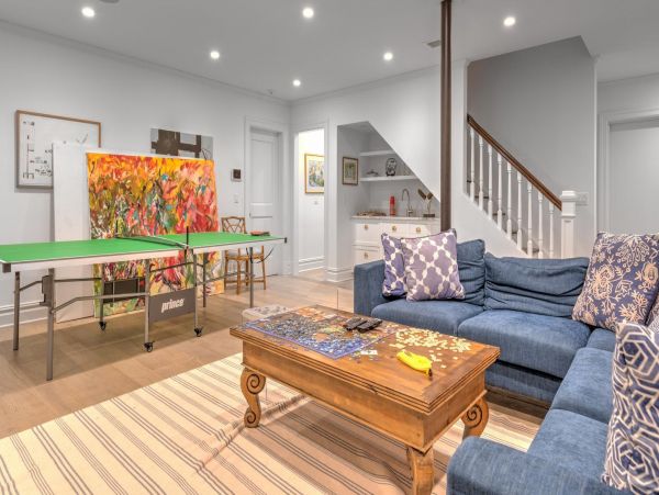 Southampton Vacation Home Six Bedroom with Pool
