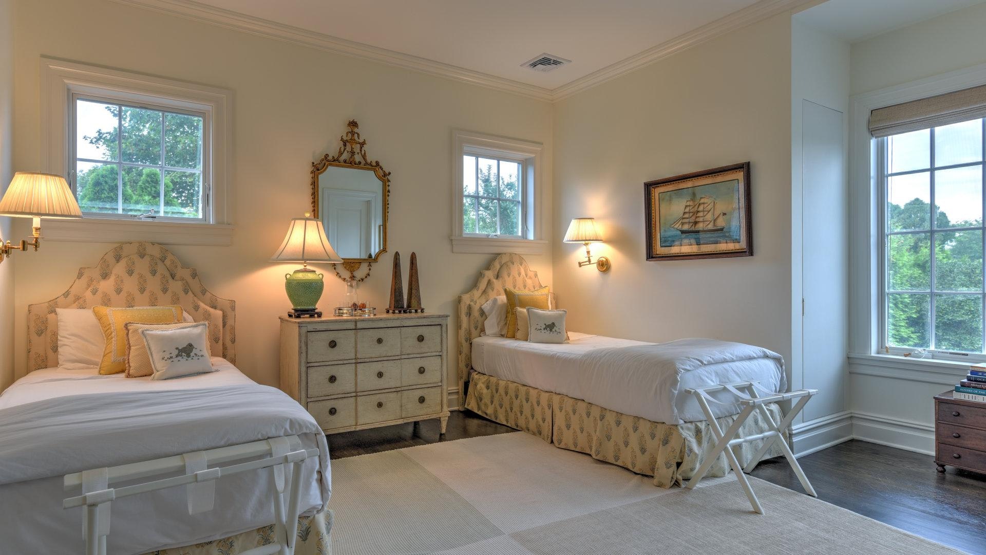 Southampton Vacation Home Six Bedroom with Pool