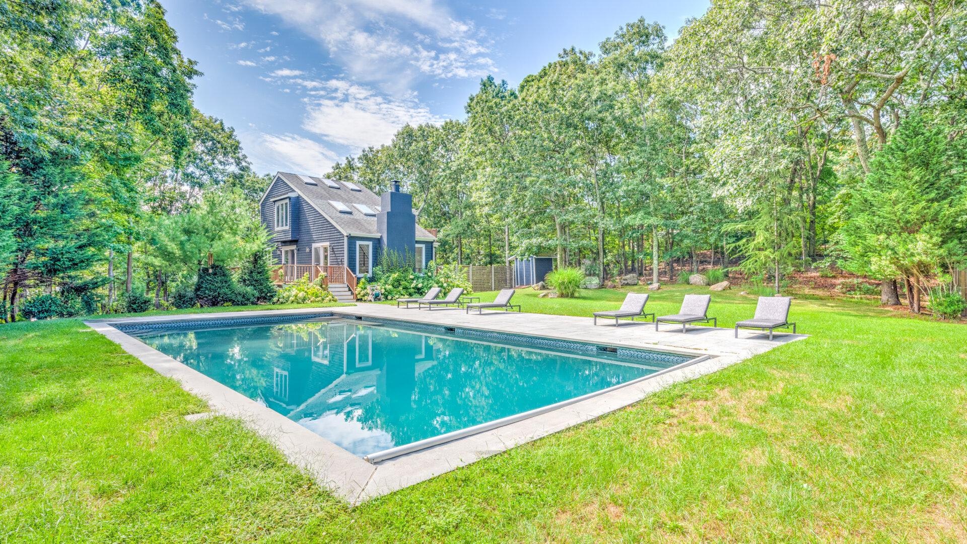 East Hamptons Vacation Home Five Bedroom  with Pool