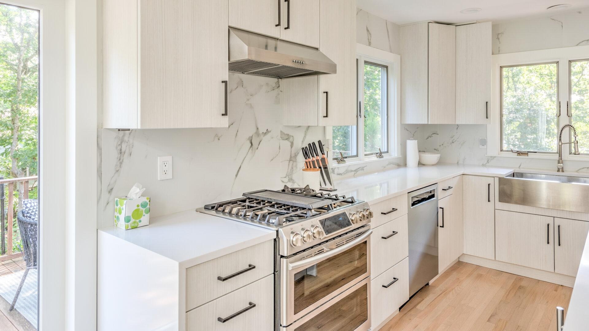 East Hamptons Vacation Home Five Bedroom  with Pool