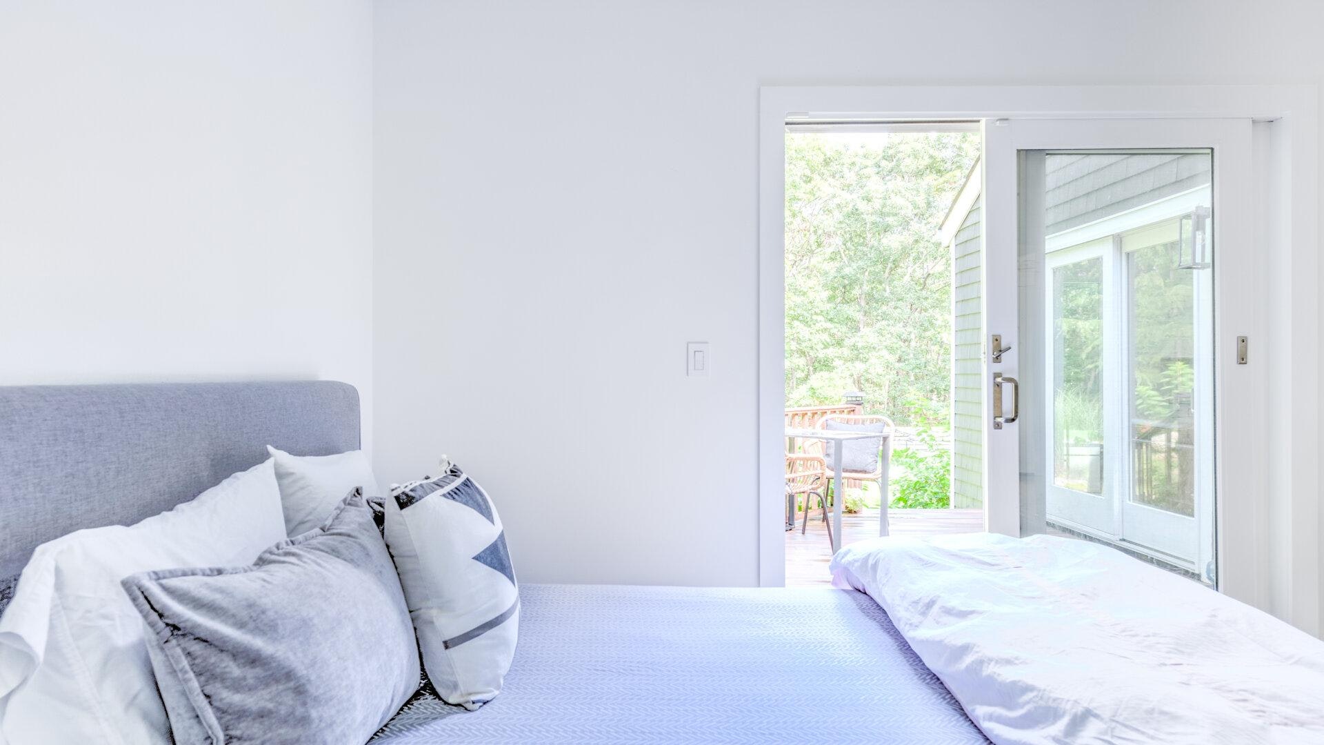 East Hamptons Vacation Home Five Bedroom  with Pool