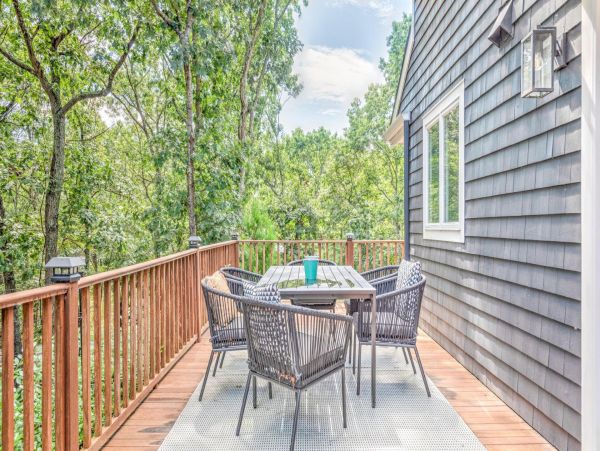 East Hamptons Vacation Home Five Bedroom  with Pool