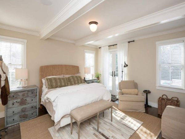 Beautiful Hamptons Vacation Rental with Private Pool