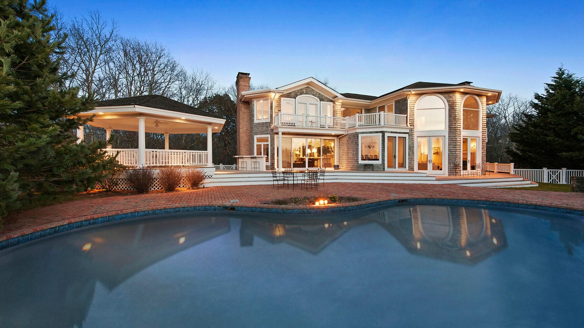Beautiful Hamptons Vacation Rental with Private Pool