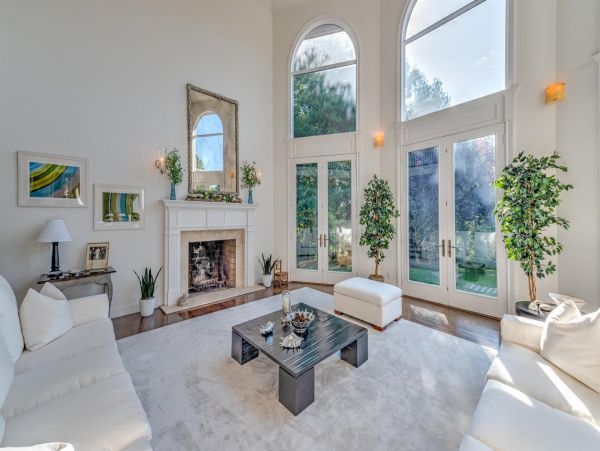 Beautiful Hamptons Vacation Rental with Private Pool