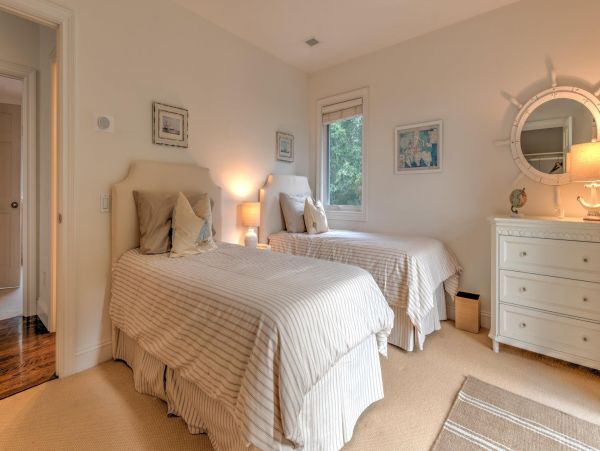 Beautiful Hamptons Vacation Rental with Private Pool