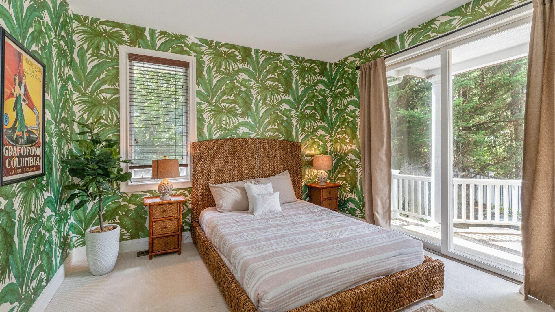 Beautiful Hamptons Vacation Rental with Private Pool