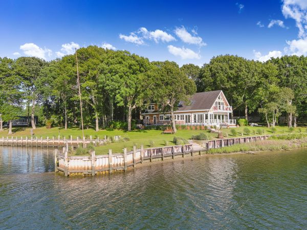 Hamptons Home 999785