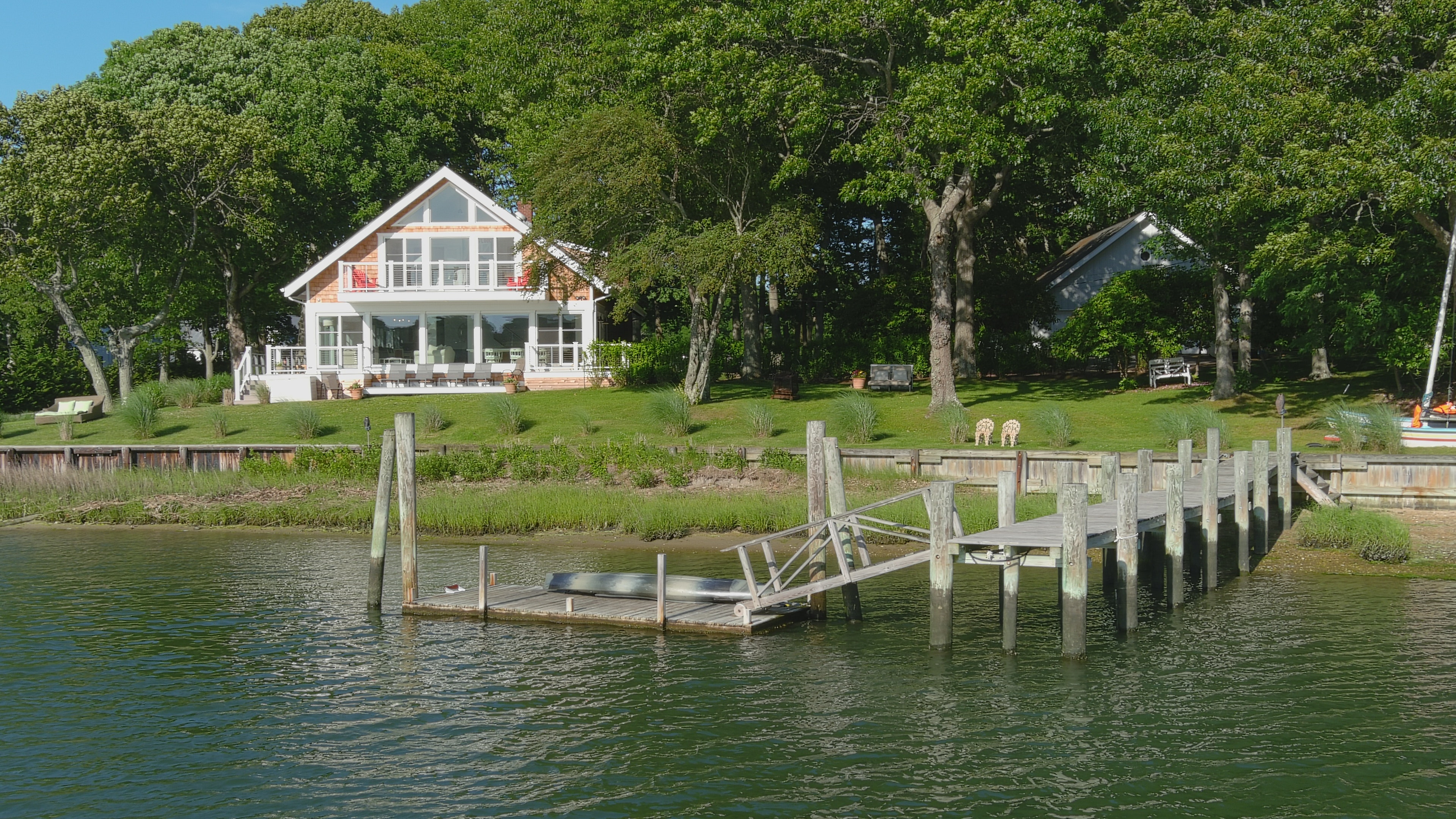 Hamptons Home 999785