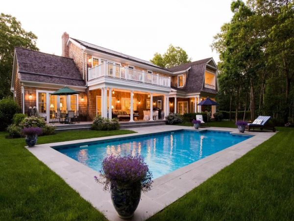 Southampton Vacation Home Four Bedroom with Pool