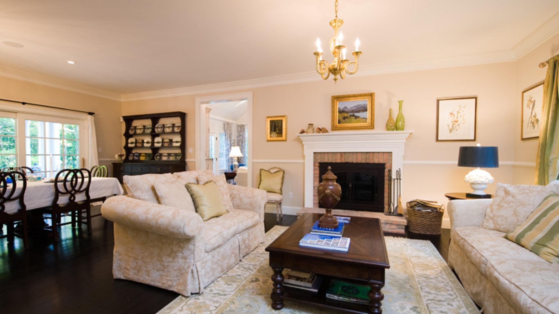 Southampton Vacation Home Four Bedroom with Pool