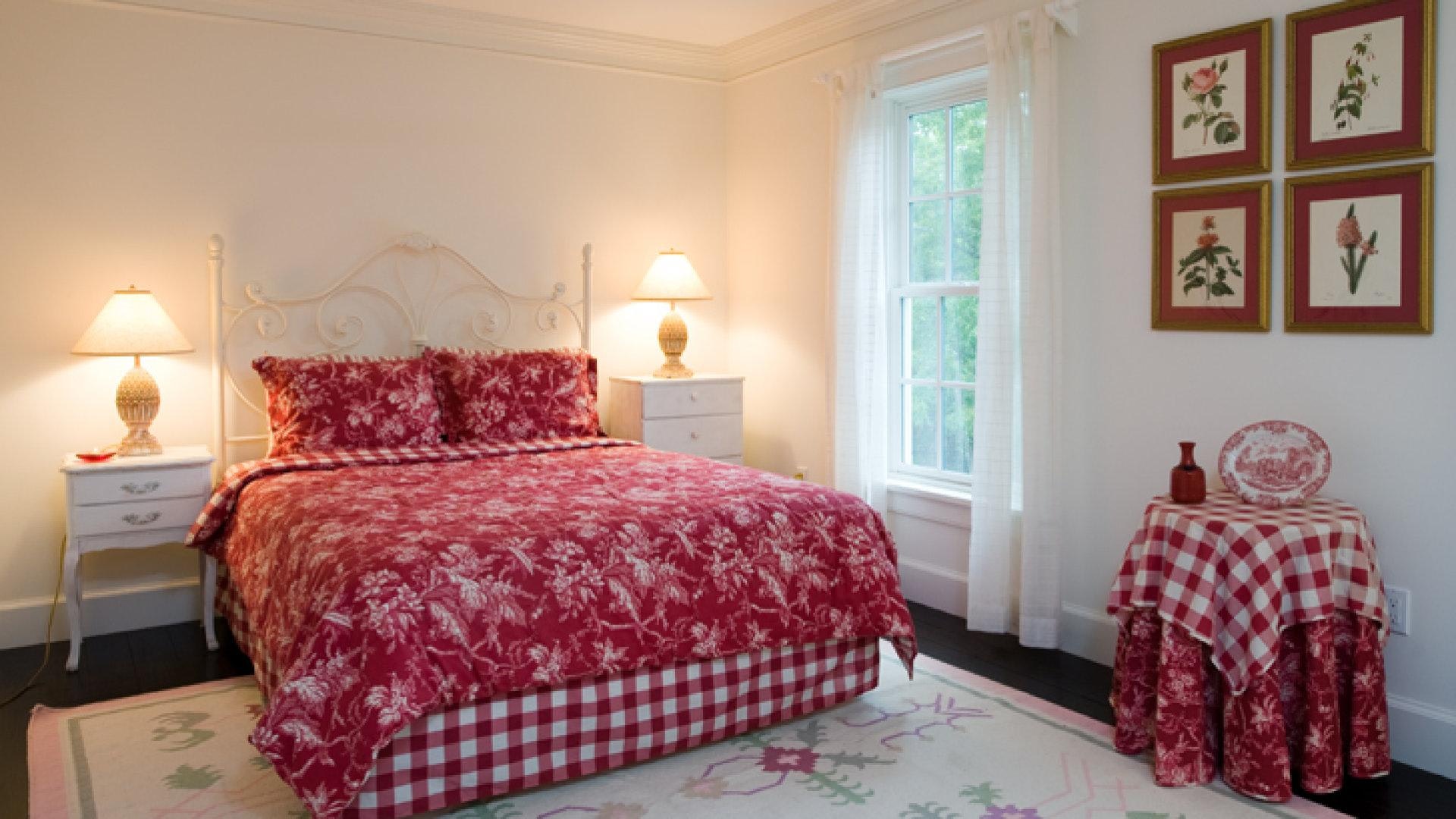 Southampton Vacation Home Four Bedroom with Pool