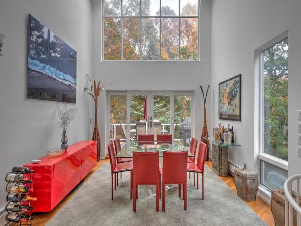 Gorgeous Hamptons Vacation Home with Private Pool Near Beach