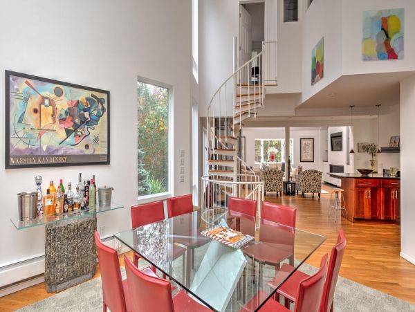 Gorgeous Hamptons Vacation Home with Private Pool Near Beach