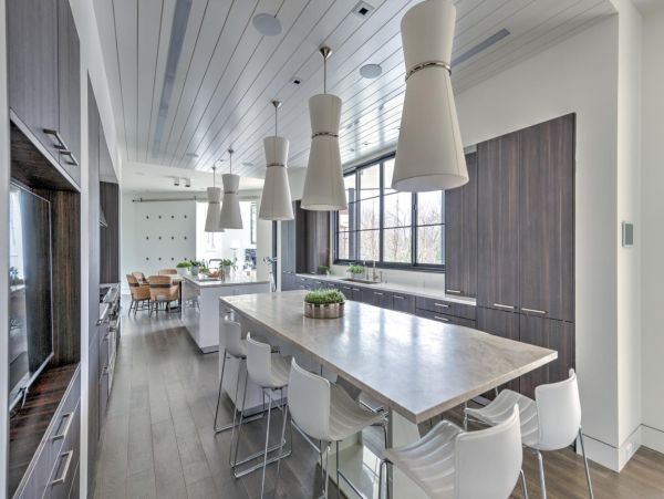 Gorgeous Hamptons Vacation Home with Private Pool & Hot Tub