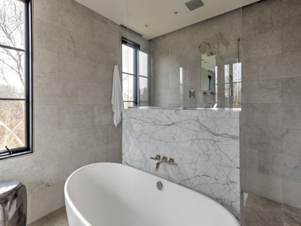 Gorgeous Hamptons Vacation Home with Private Pool & Hot Tub