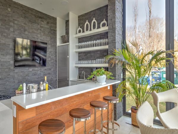Gorgeous Hamptons Vacation Home with Private Pool & Hot Tub