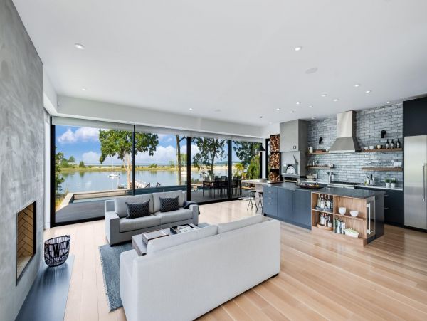 Sag Harbor Vacation Home Five Bedroom with Pool