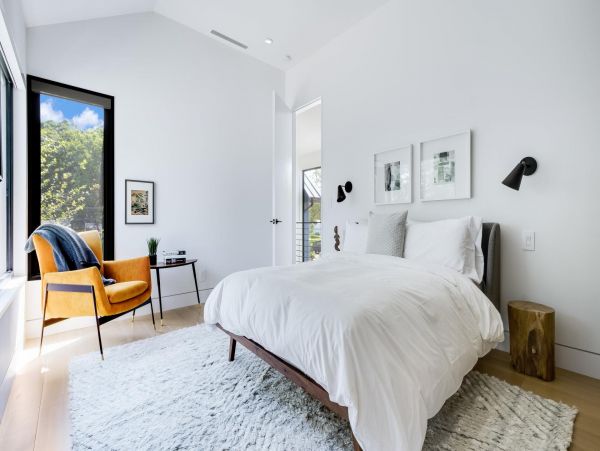 Sag Harbor Vacation Home Five Bedroom with Pool