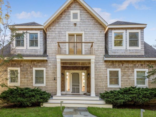 Walk to Beach Montauk Vacation Home Five Bedroom