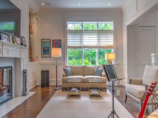 Hamptons Luxury Vacation Home Seven Bedroom with Pool