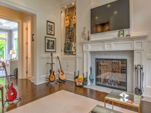 Hamptons Luxury Vacation Home Seven Bedroom with Pool