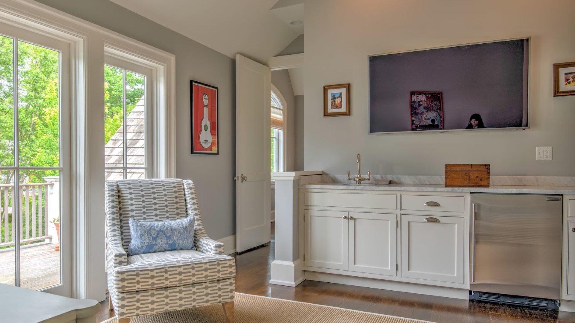 Hamptons Luxury Vacation Home Seven Bedroom with Pool