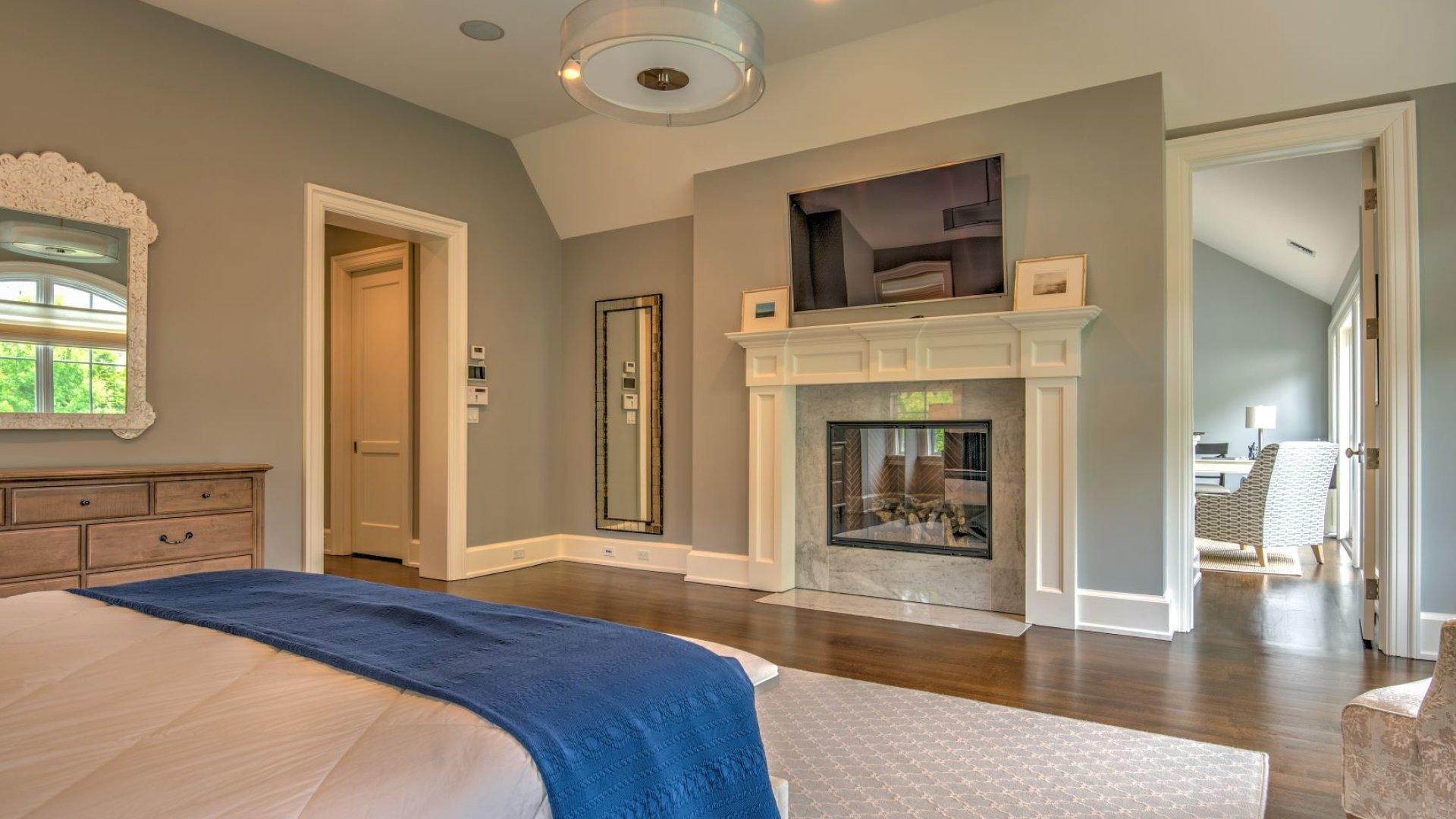 Hamptons Luxury Vacation Home Seven Bedroom with Pool