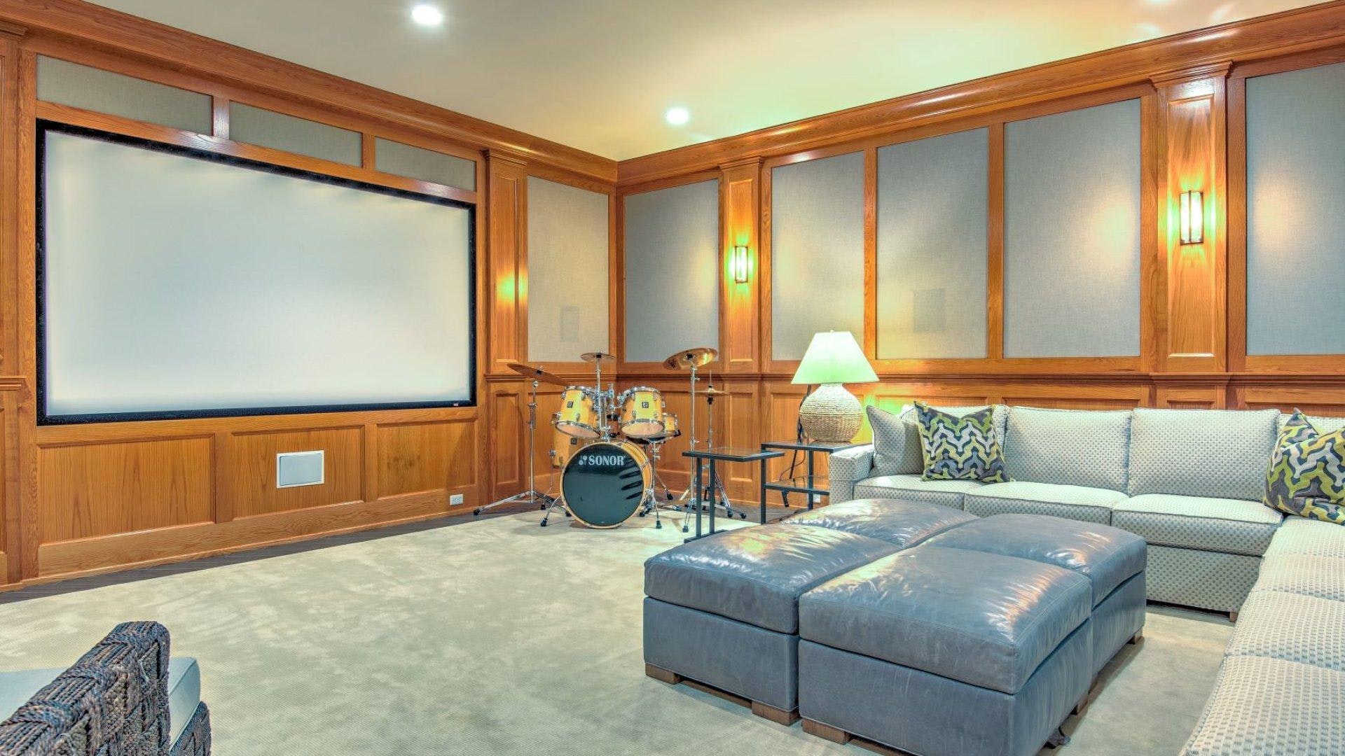 Hamptons Luxury Vacation Home Seven Bedroom with Pool