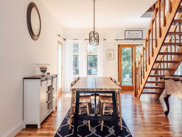 Hamptons Lovely Vacation Home Two Blocks to the Beach