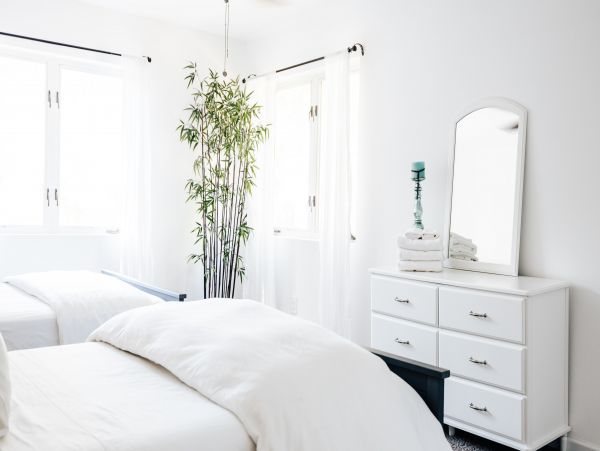 Hamptons Lovely Vacation Home Two Blocks to the Beach