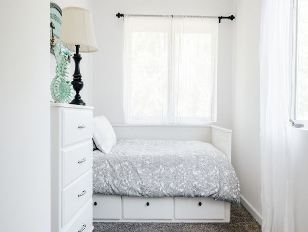 Hamptons Lovely Vacation Home Two Blocks to the Beach