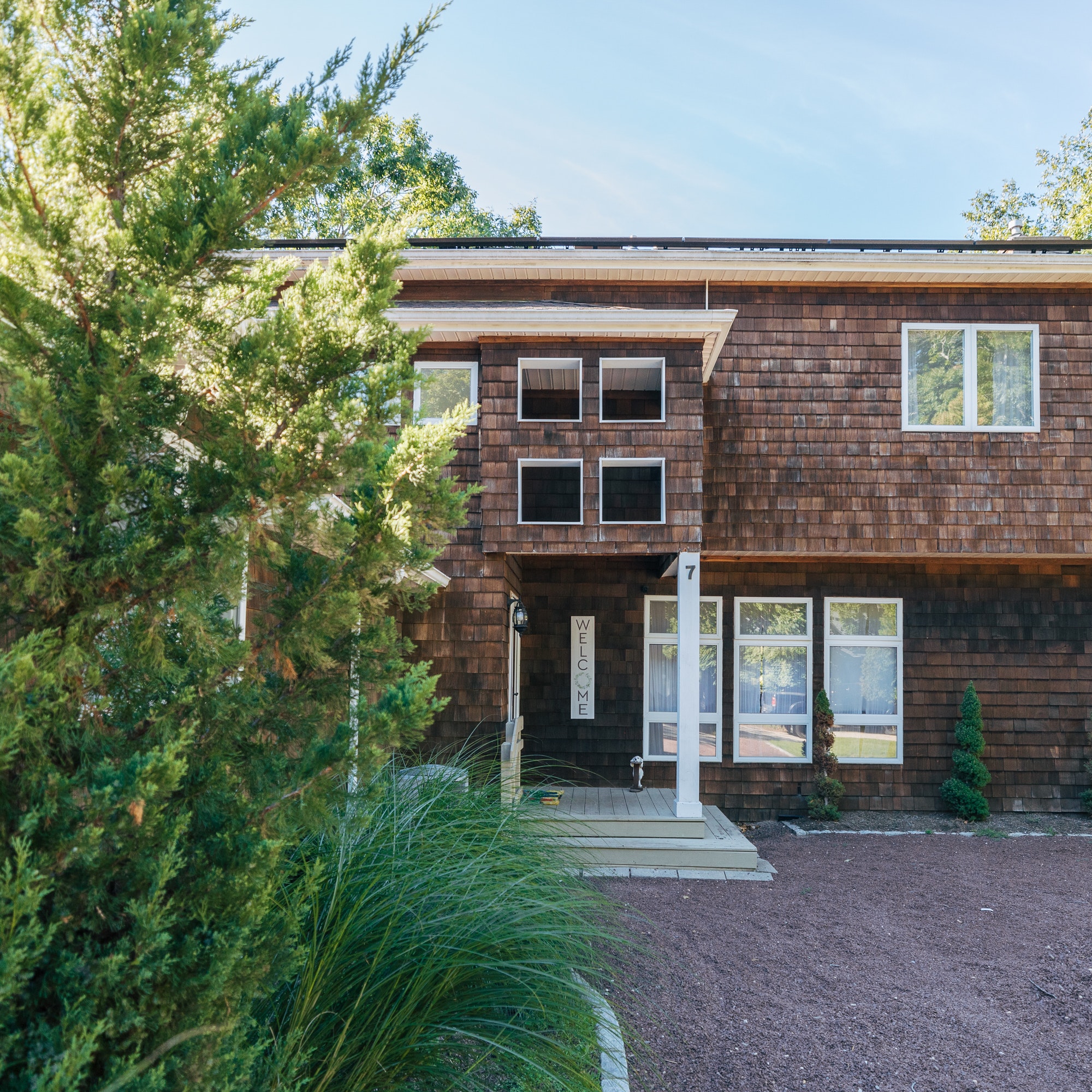 Hamptons Lovely Vacation Home Two Blocks to the Beach