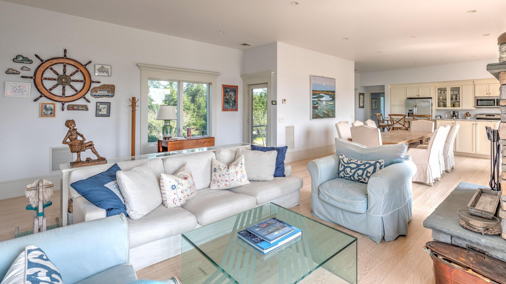 Hamptons Home 999798