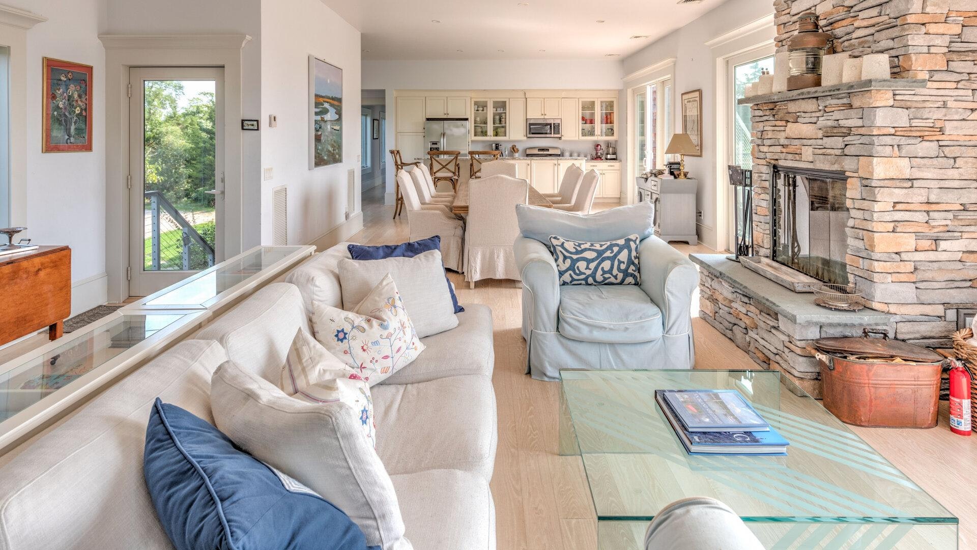 Hamptons Home 999798