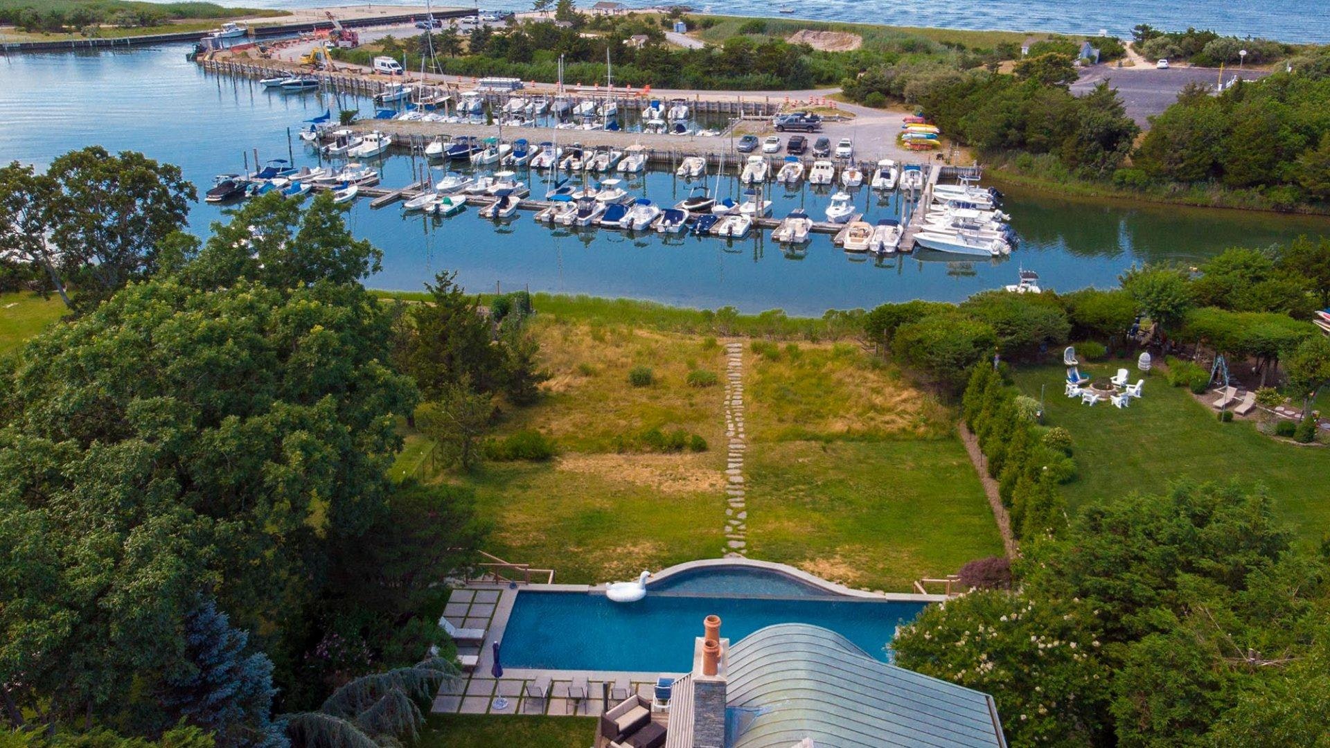 Hamptons Home 999799