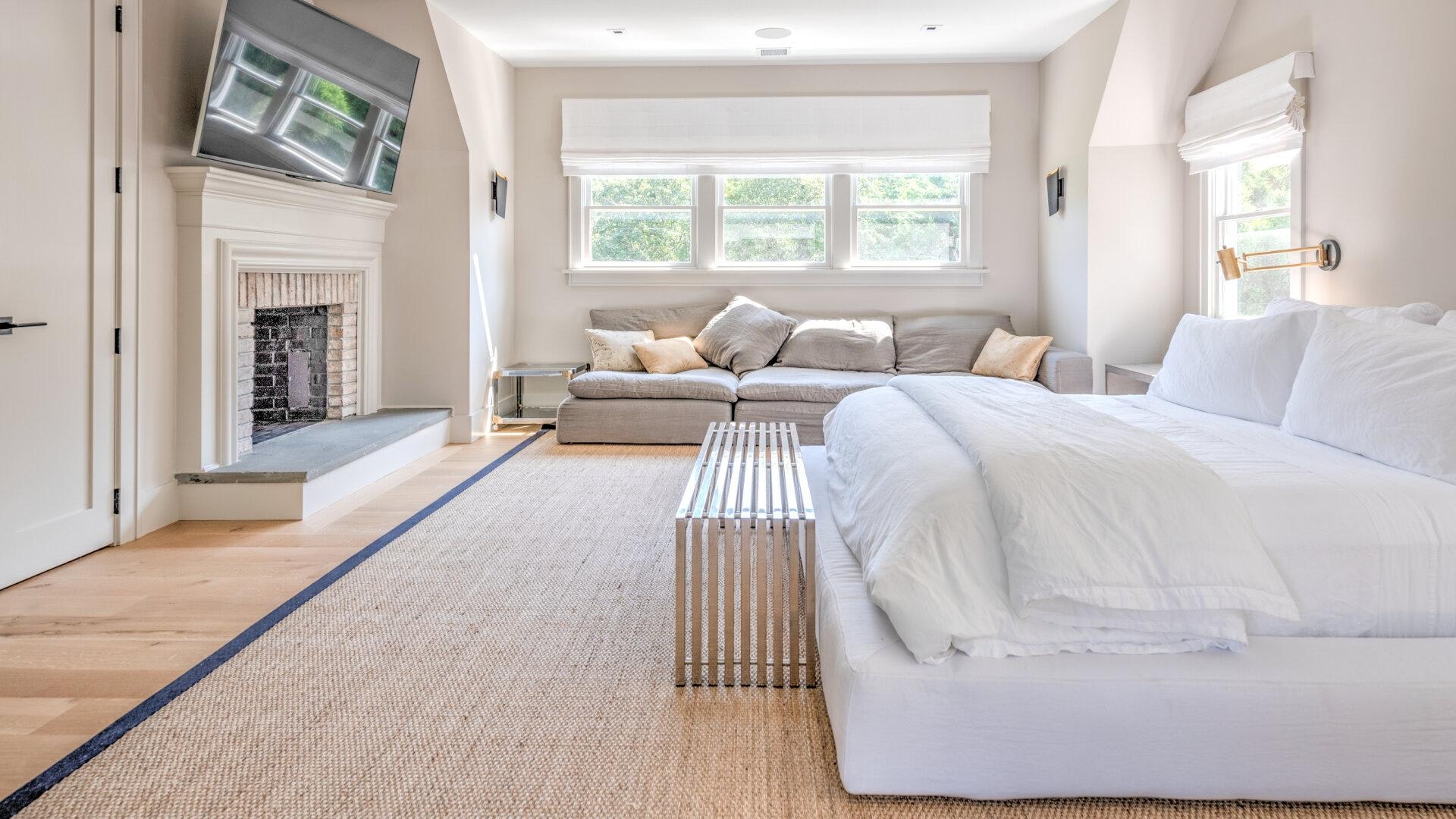 Southampton Vacation Home Five Bedroom with Pool