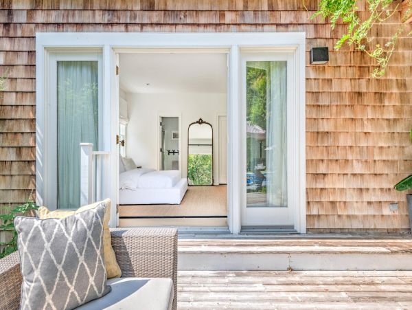 Southampton Vacation Home Five Bedroom with Pool