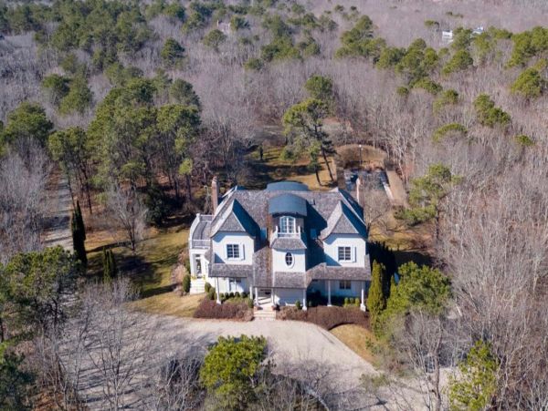 Water Mills vacation home Six Bedroom with Pool