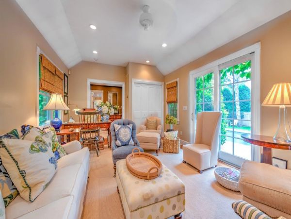 Hamptons Home 999807