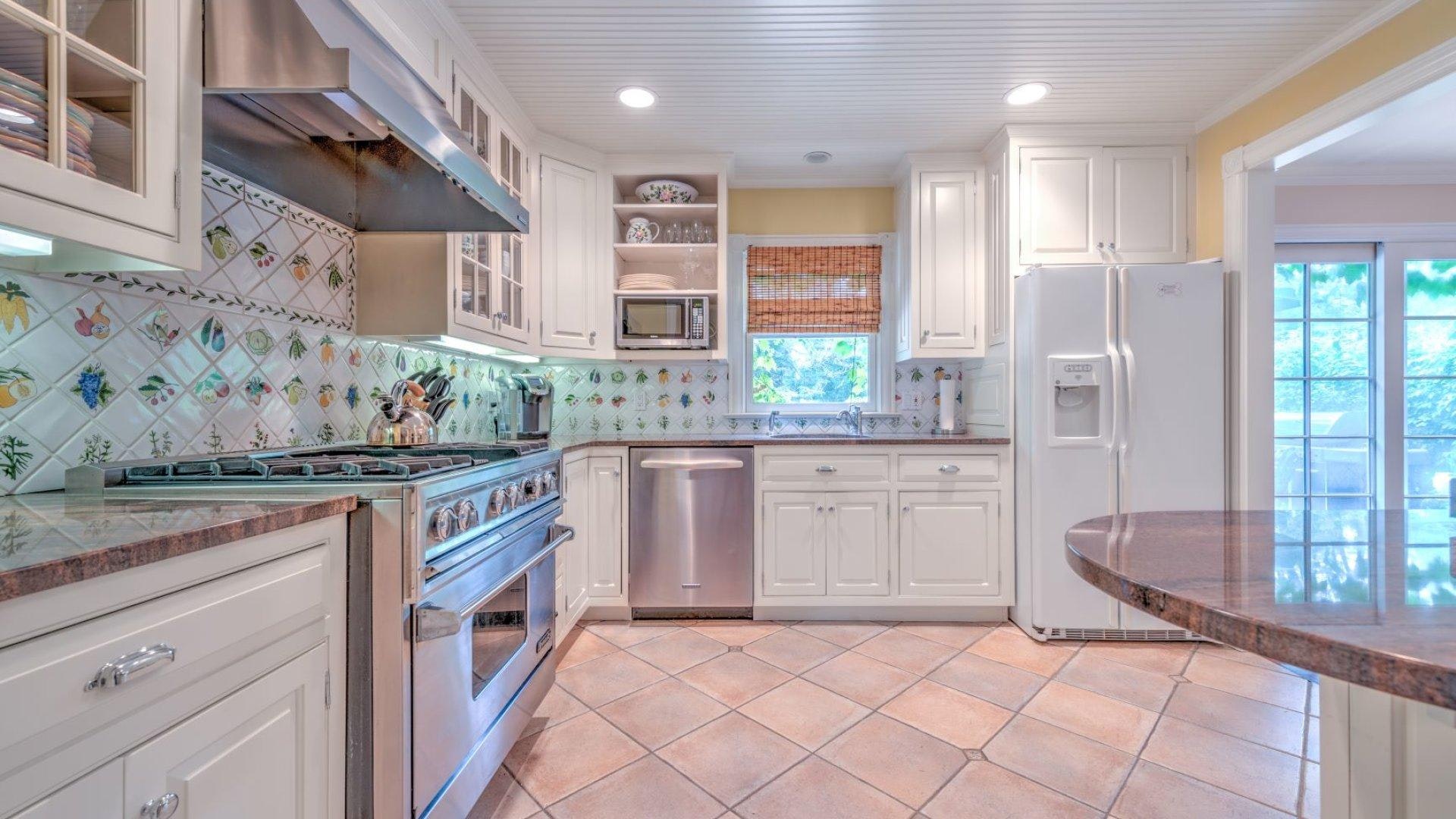 Hamptons Home 999807