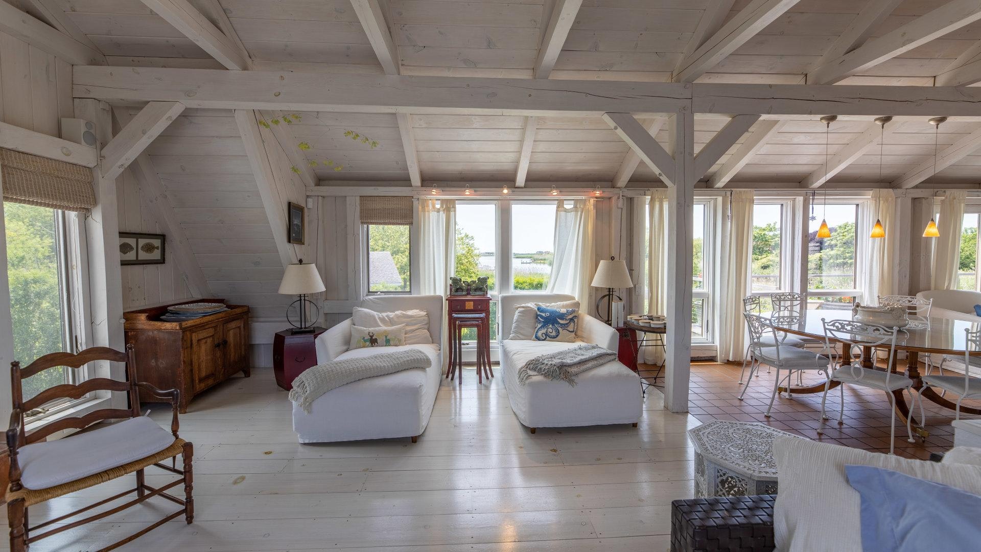 Hamptons Home 999808