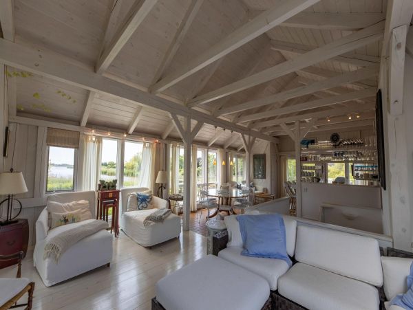 Hamptons Home 999808