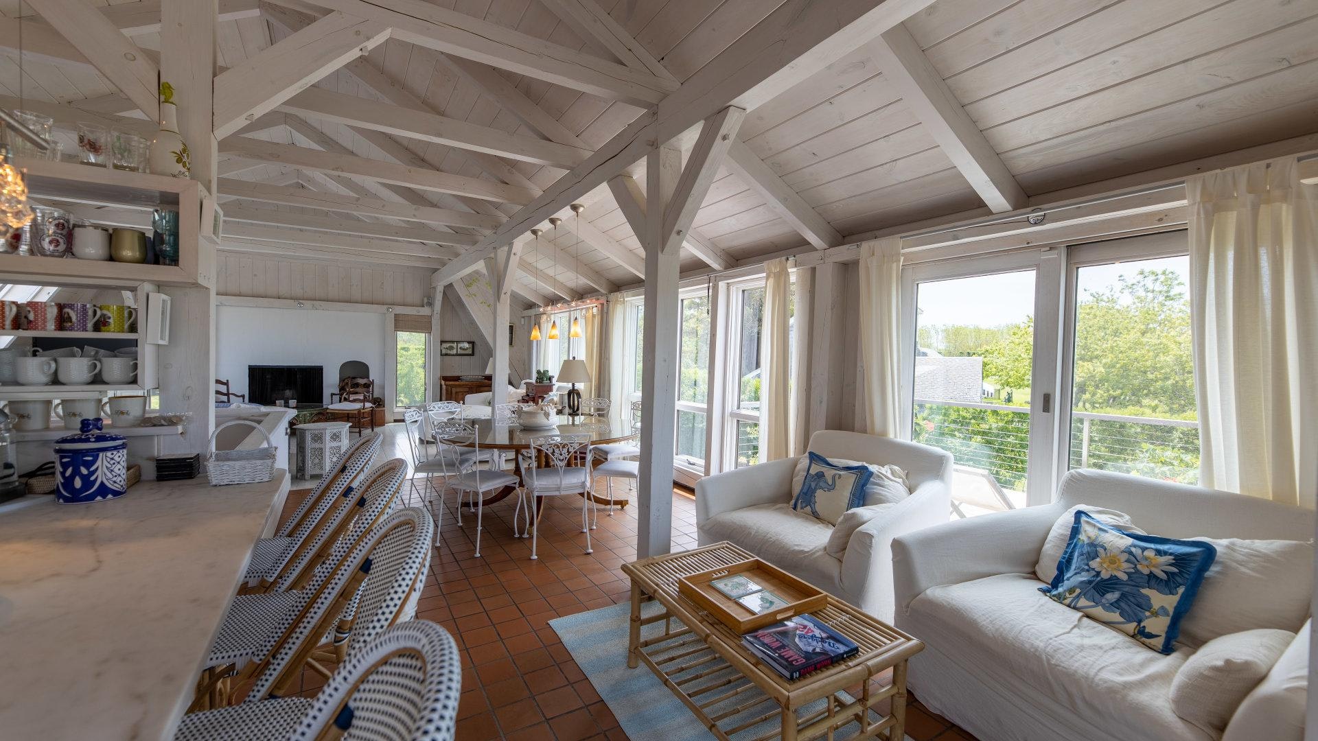 Hamptons Home 999808